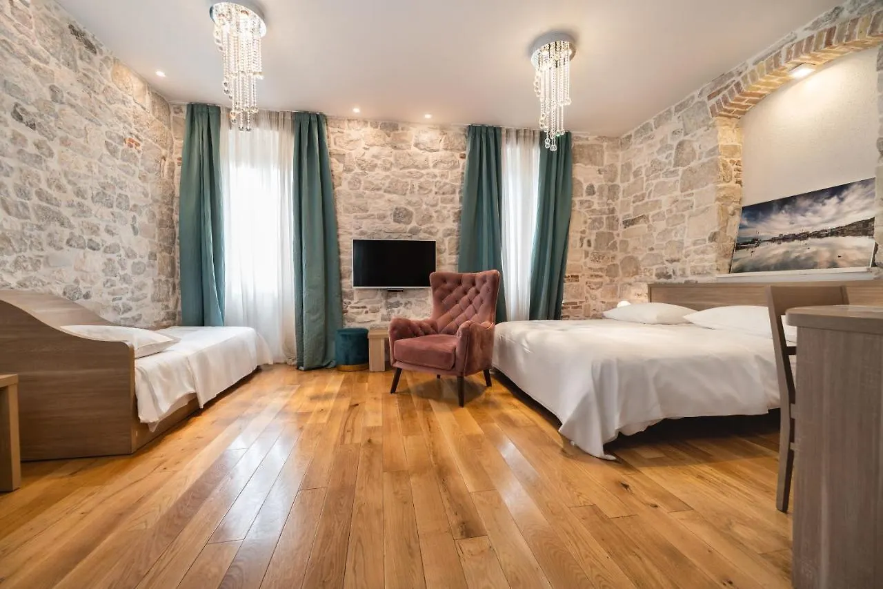 Tifani Luxury Rooms 2 Split 0*,