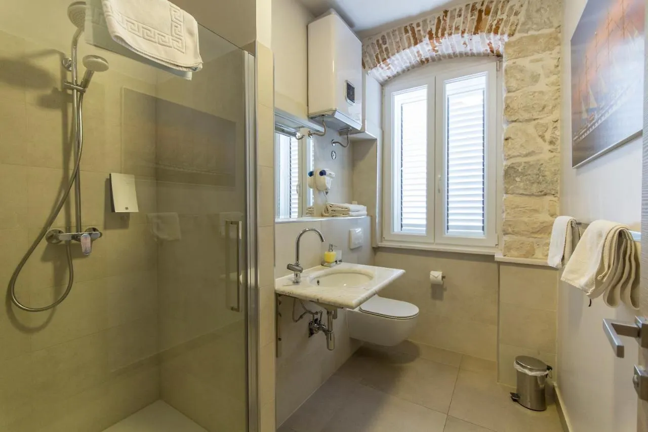 Tifani Luxury Rooms 2 Split 0*,  Croatia